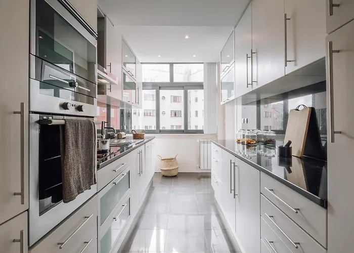 Geres - 3 Bedrooms In Alvalade 아파트