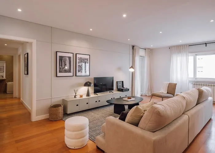 아파트 Geres - 3 Bedrooms In Alvalade *