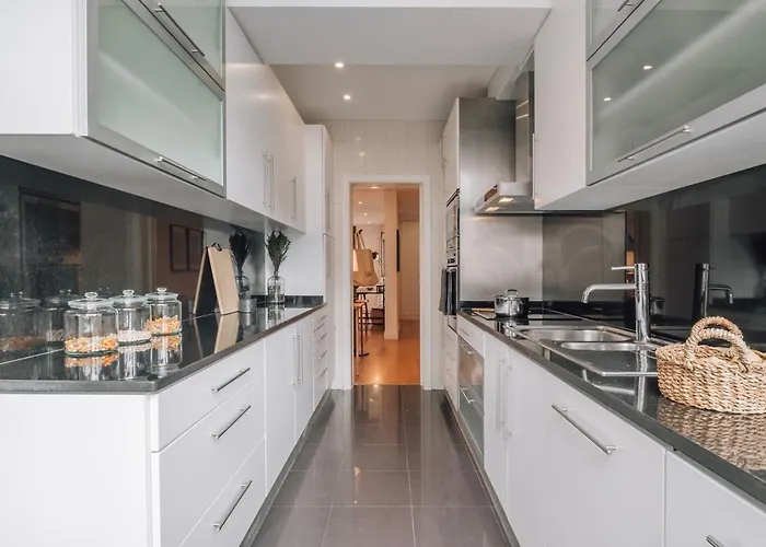 Geres - 3 Bedrooms In Alvalade *